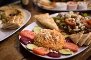 Read more about the article 9 Best Low-Calorie Greek Food Options